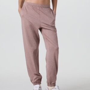 Vuori Boyfriend Sweatpant in heather Rose